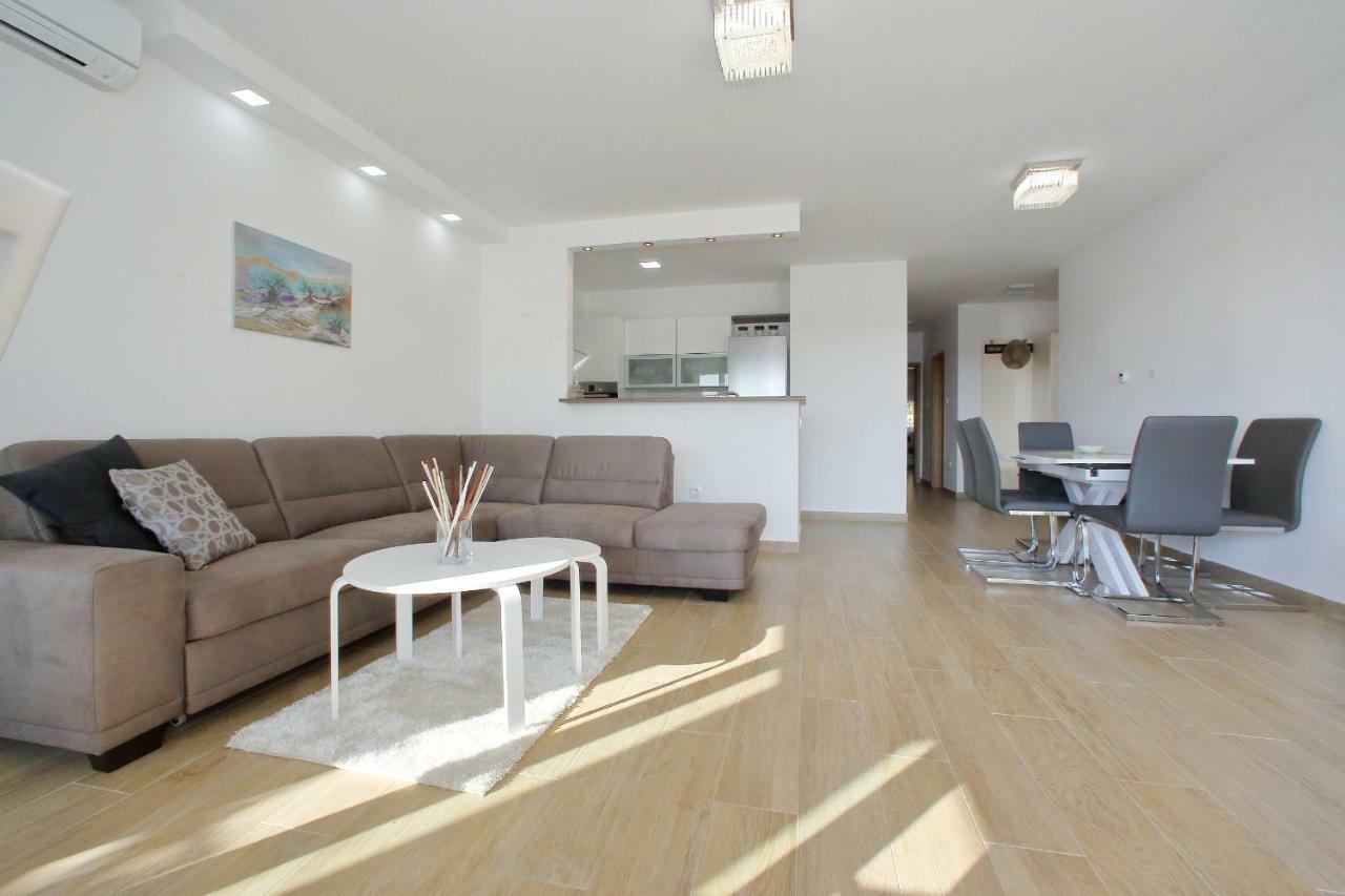 Luxury Apartments Sikiric_2 With Fantastic View On The Sea Bibinje Exterior foto