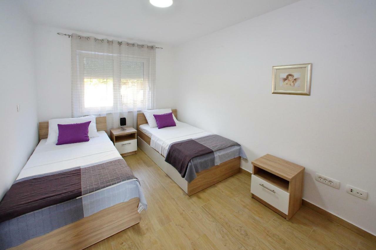 Luxury Apartments Sikiric_2 With Fantastic View On The Sea Bibinje Exterior foto